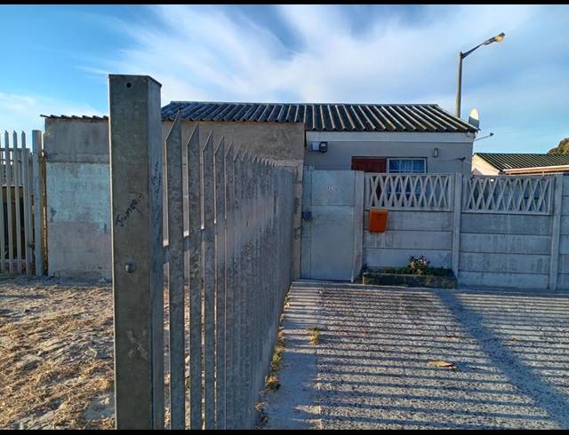 4 BEDROOM HOUSE FOR SALE IN BEACON VALLEY